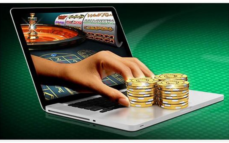 Comparing Slot Games vs. Table